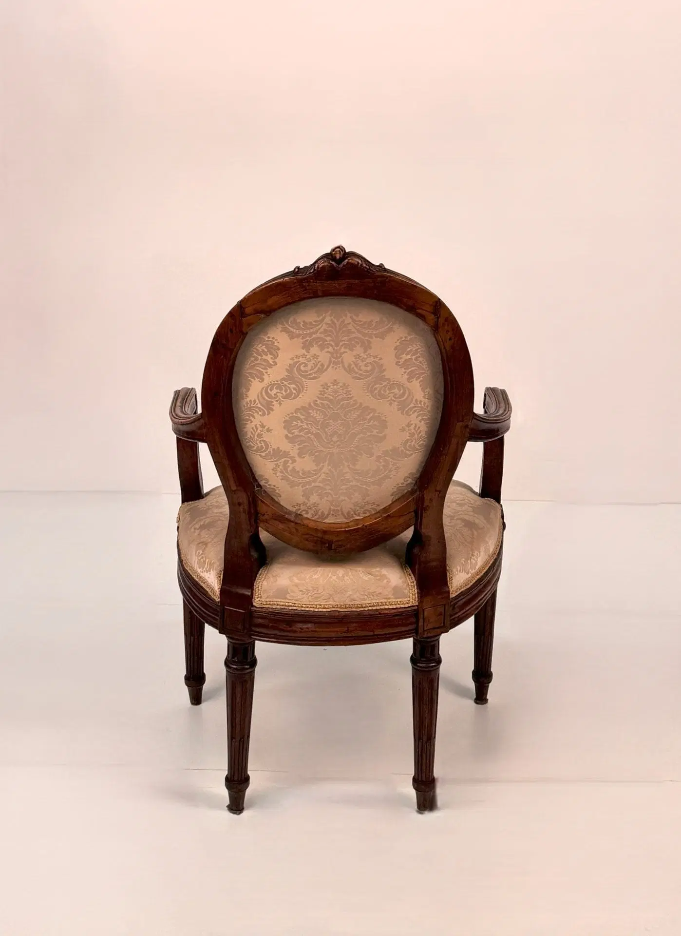 Set di quattro poltrone in noce Piemonte fine XVIII secolo - immagine 6