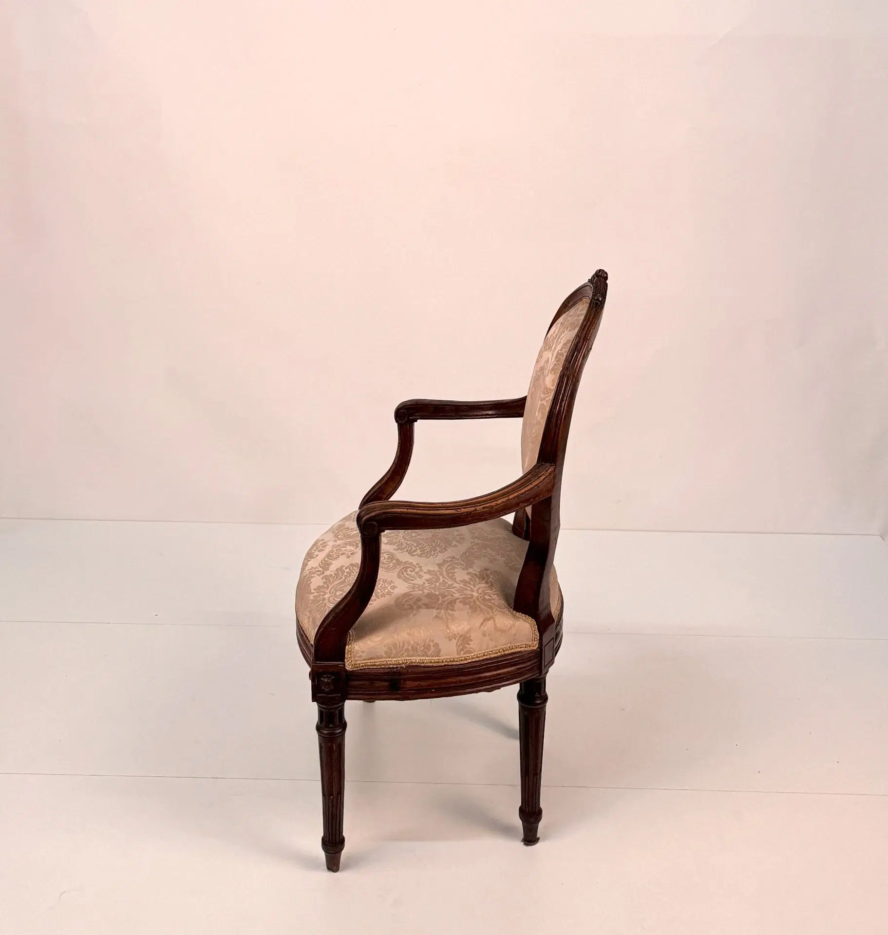 Set di quattro poltrone in noce Piemonte fine XVIII secolo - immagine 7