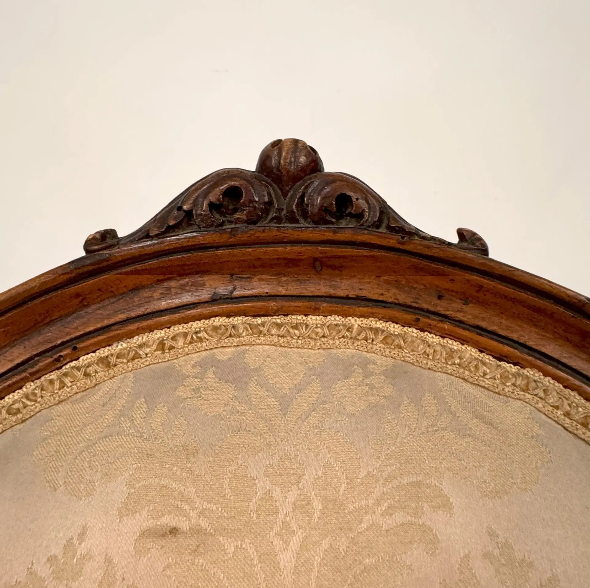 Set di quattro poltrone in noce Piemonte fine XVIII secolo - immagine 2