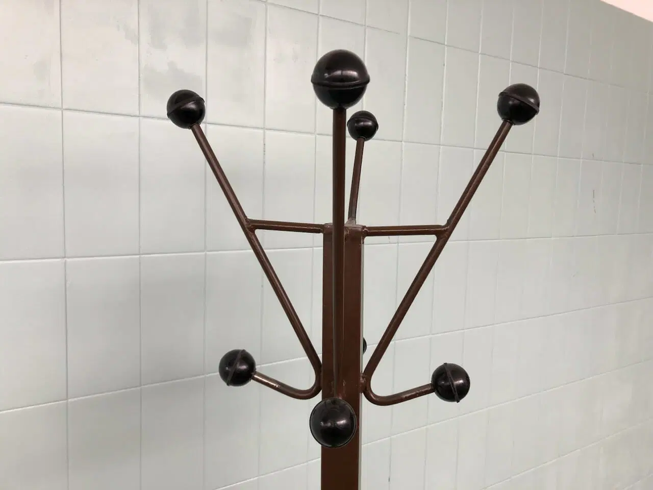 Appendiabiti vintage da terra in metallo anni 50 - immagine 5