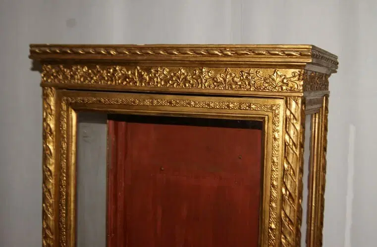 Stupenda vetrina dorata francese stile Luigi XVI del 1800 - immagine 3