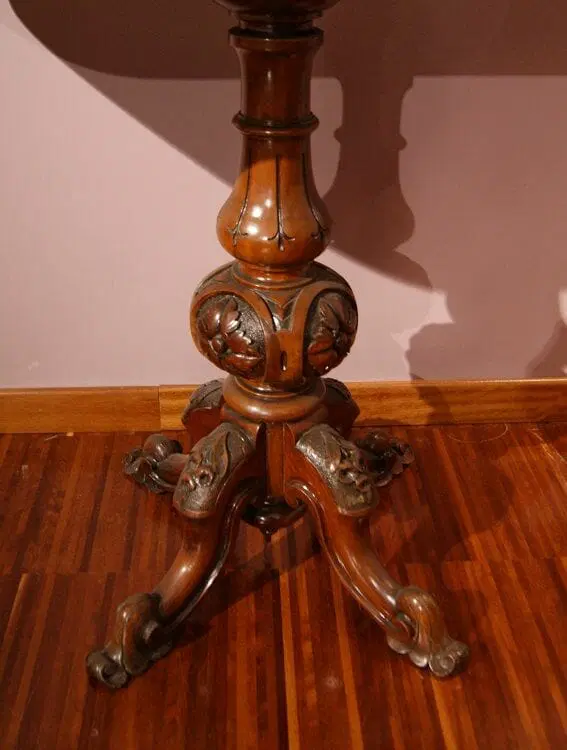 Tavolino da gioco irlandese in radica di noce del 1800 - immagine 3