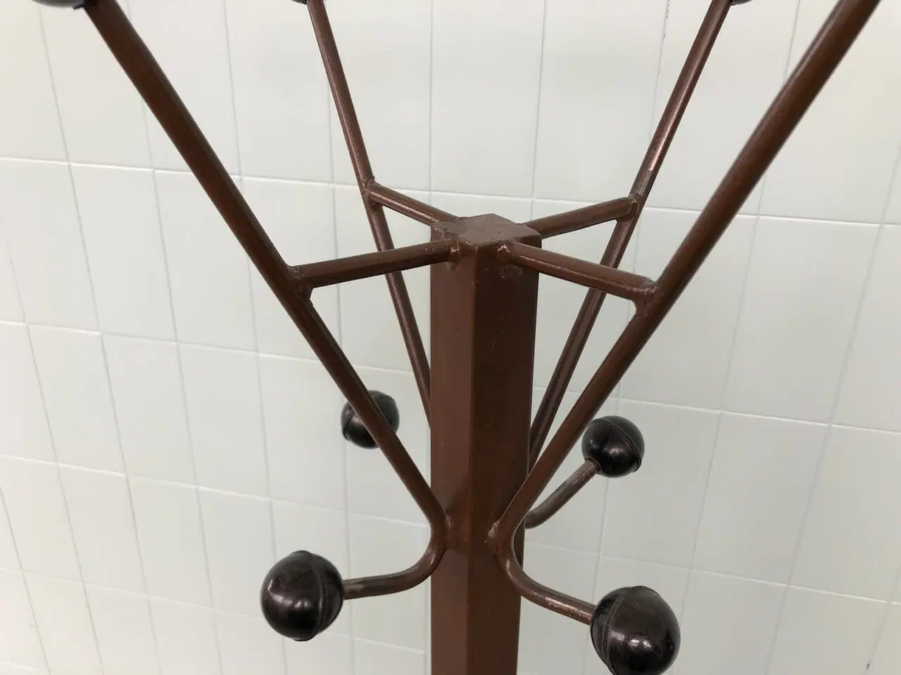 Appendiabiti vintage da terra in metallo anni 50 - immagine 6