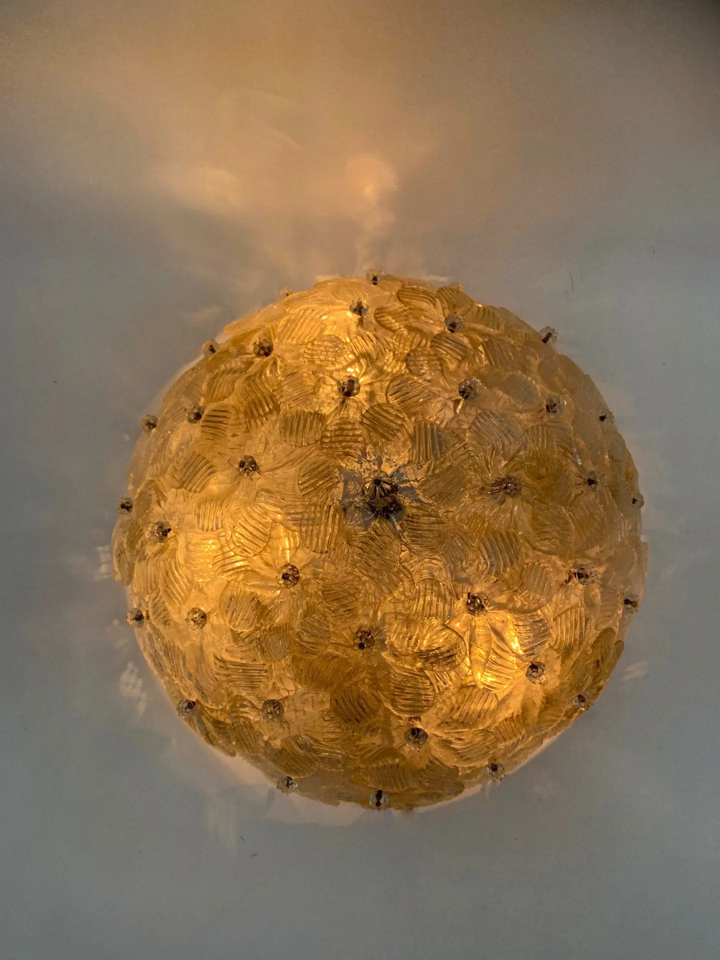 plafoniera anni 1980 con fiorellini di Murano cristallo e oro - immagine 4