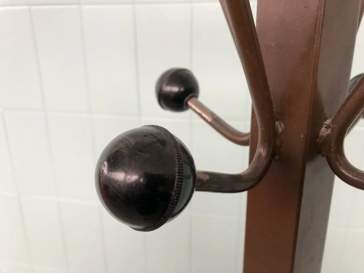 Appendiabiti vintage da terra in metallo anni 50 - immagine 7