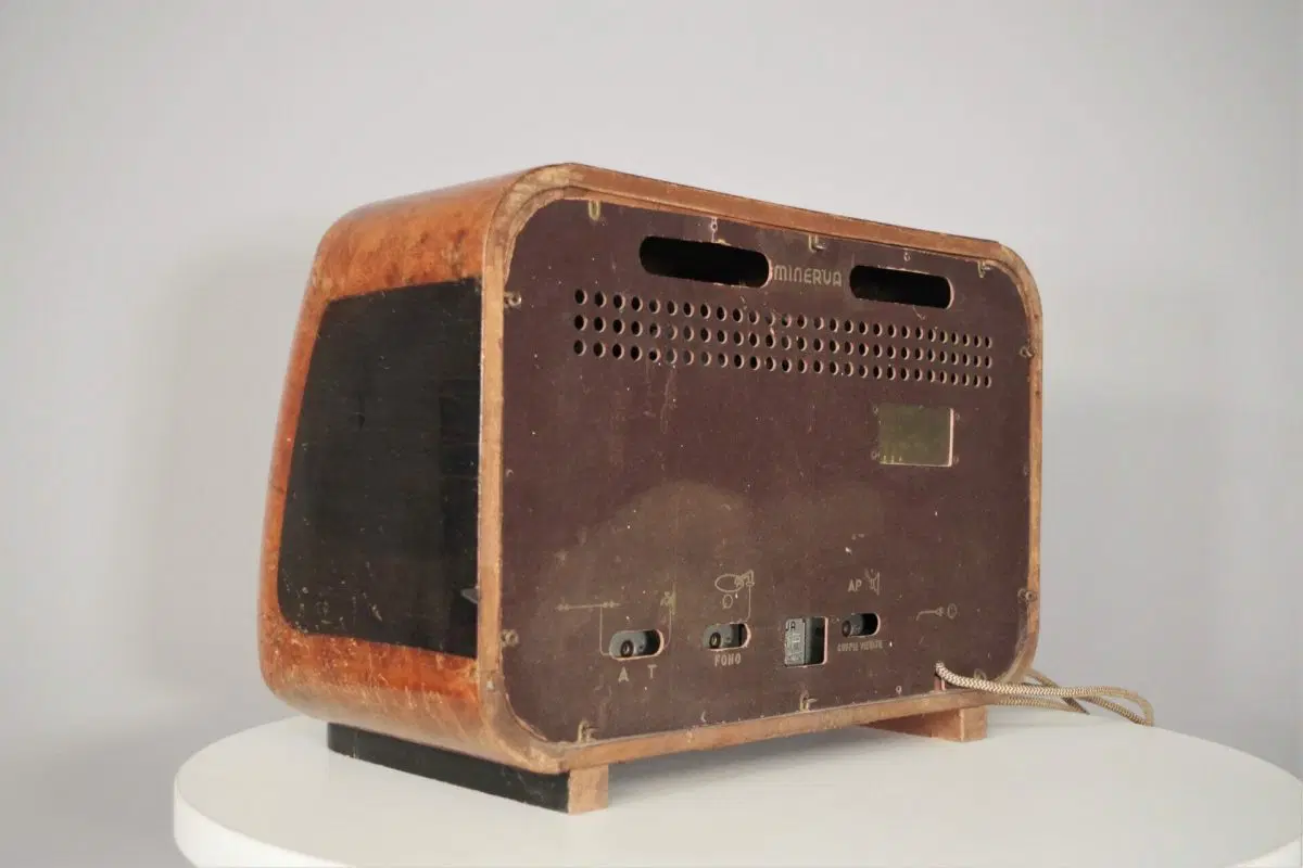 Radio Minerva 425 in radica di noce, 1941-1942 - immagine 6