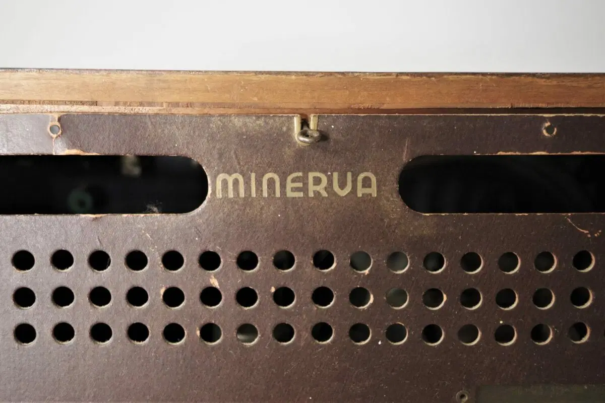 Radio Minerva 425 in radica di noce, 1941-1942 - immagine 7