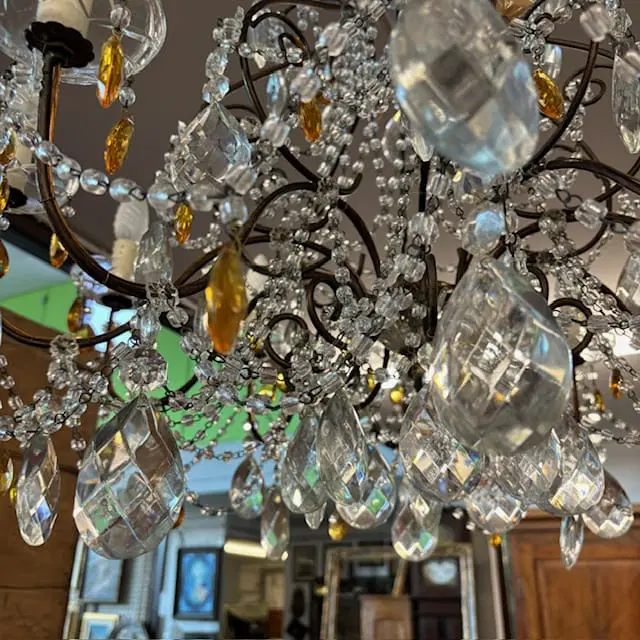 Antico e bellissimo Lampadario Chandelier in cristalli 10 Luci a più Livelli . - immagine 5