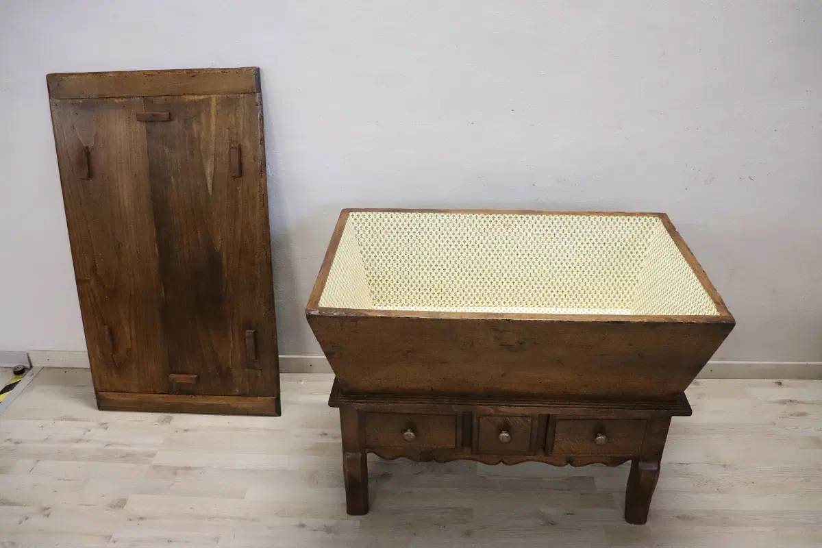 Antica madia in pioppo massello restaurata, secolo XIX - immagine 8