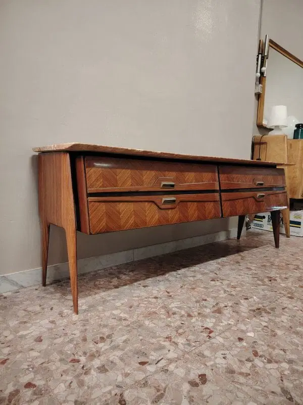 Cassettiera in palissandro e marmo di La Permanente Mobili anni 50