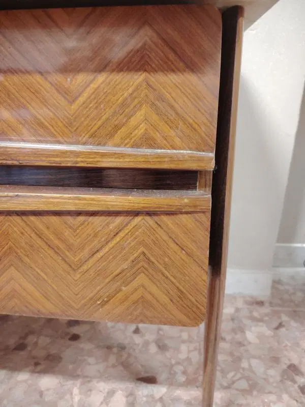 Cassettiera in palissandro e marmo di La Permanente Mobili anni 50 - immagine 3