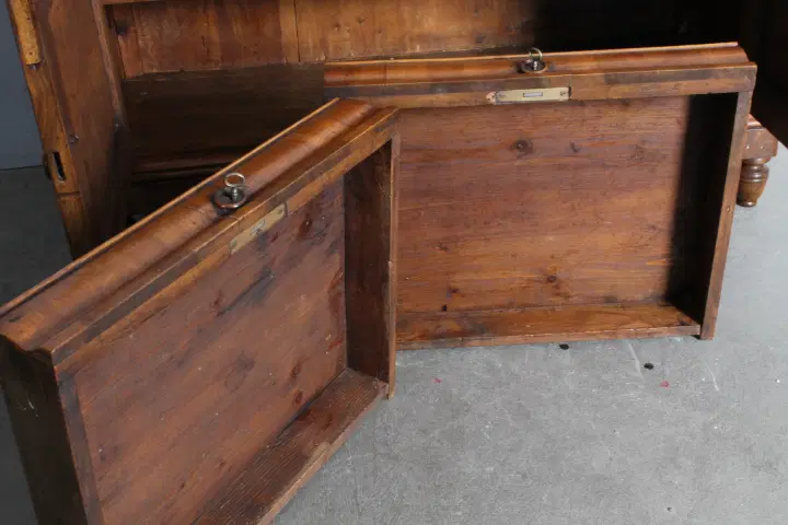 Antica credenza Carlo X in noce massello primi 800 Bologna. - immagine 9
