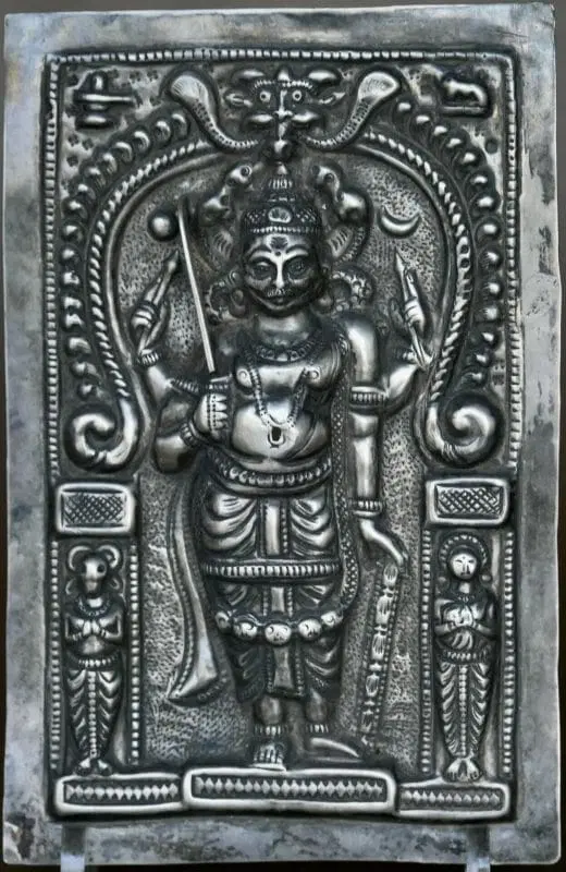 Placca votiva in argento di Virabhadra come emanazione del dio Shiva - immagine 3