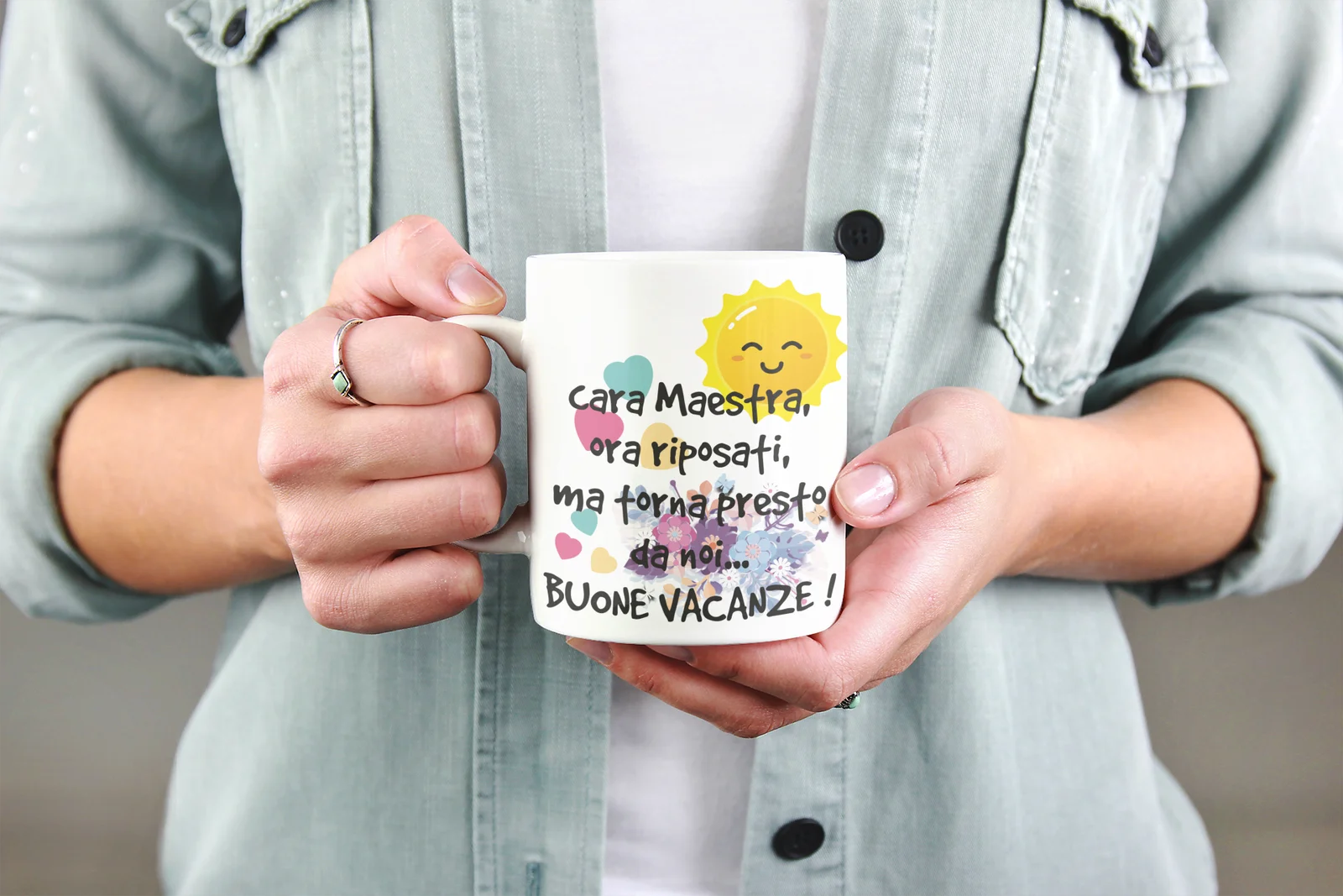 Tazza Maestra cara maestra, ora riposati, ma torna presto da noi Buone Vacanze Regalo Maestra fine anno - immagine 2