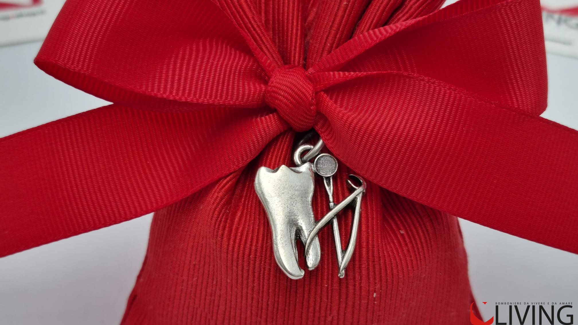 Bomboniera ciondolo laurea odontoiatria - immagine 4