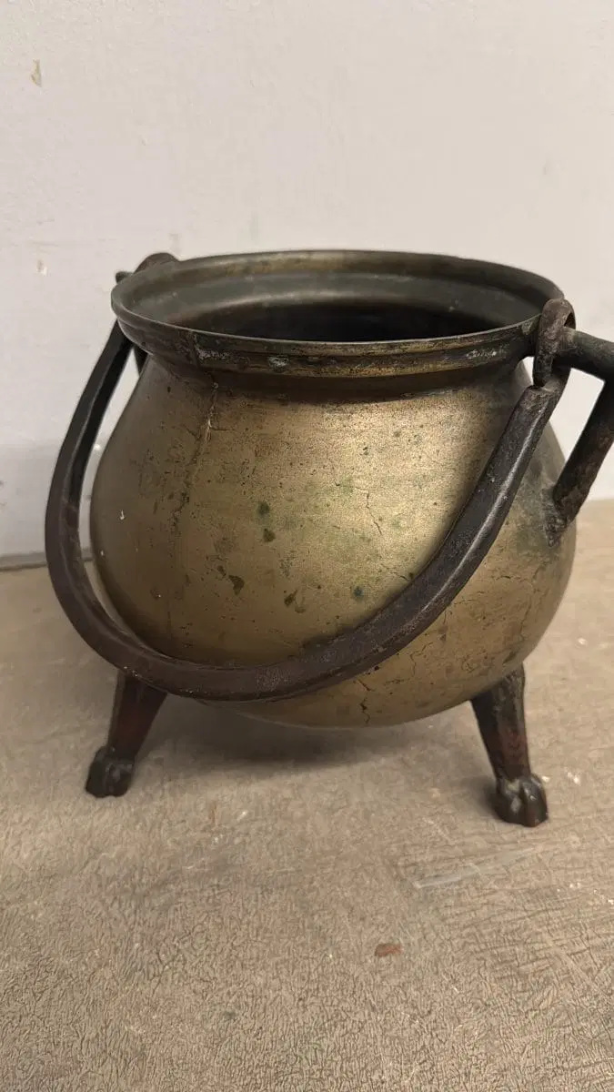 Antico paiolo tre piedi XVIII sec, - immagine 2