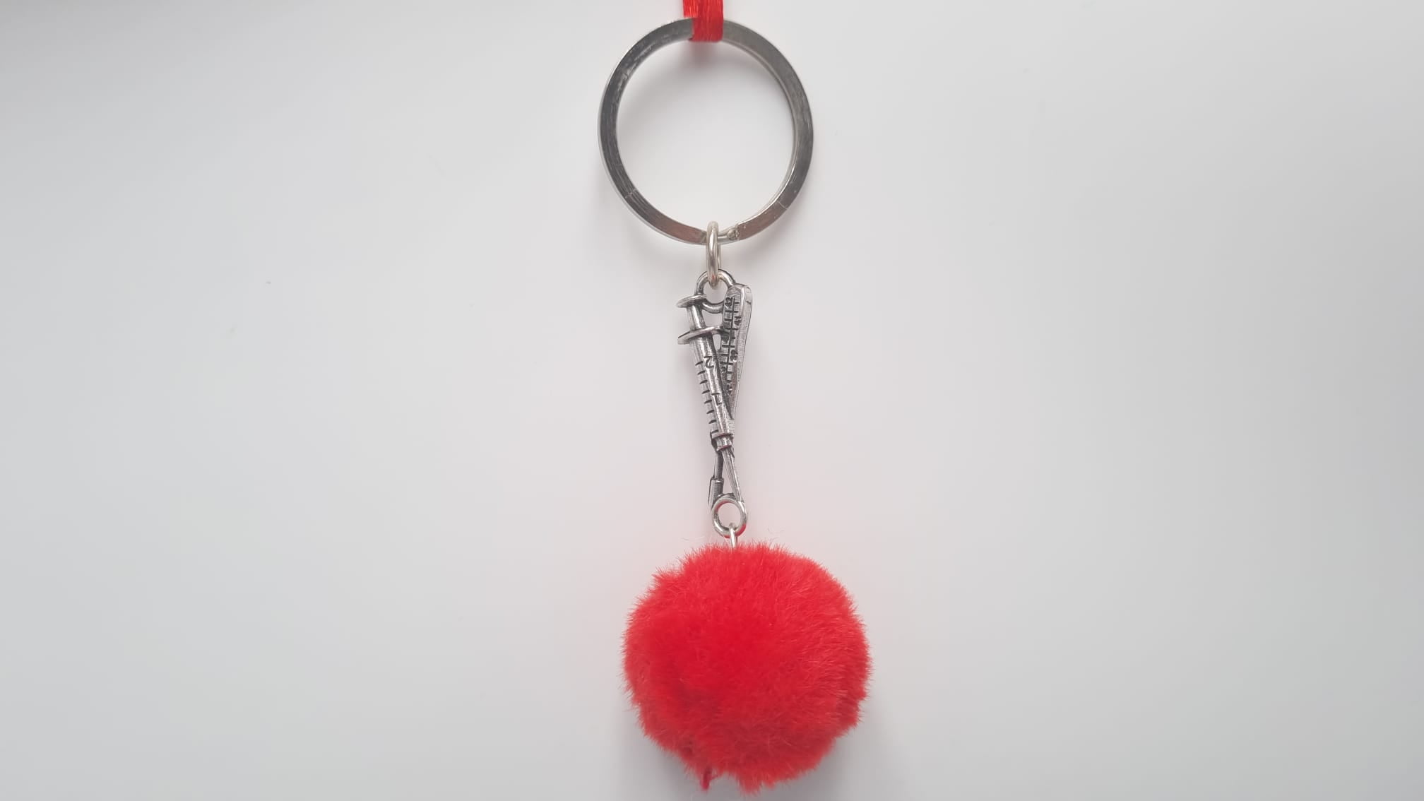 Bomboniera laurea portachiavi pom pon siringa e termometro